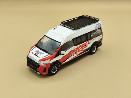 Toyota hiace commuter - 1/43,