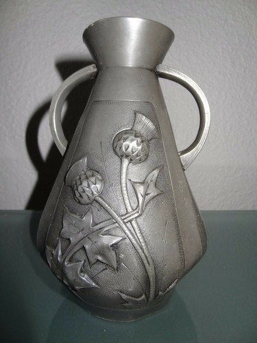 Ancien vase étain signé - en,