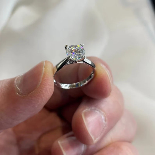 Moissanite rond coupe - ct,