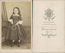 Courthéoux, Paris, fillette à la corde à sauter Vintage CDV albumen carte de vis