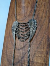 Très long sautoir Pascale Monvoisin rock'n'roll avec deux ailes en argent