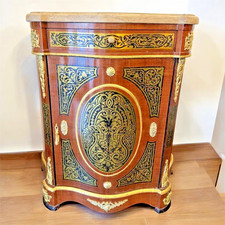 Un bahut Style Boulle marron en bois hêtre, Bronze Marbre Beige avec motifs