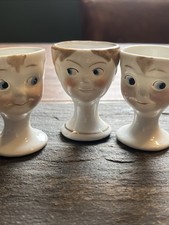 Série de Trois Coquetier