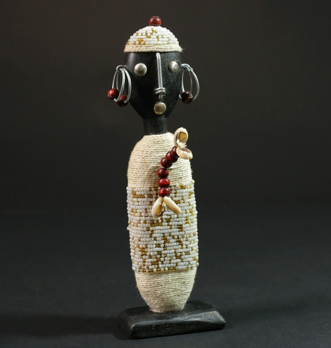 Figurine poupée tribale