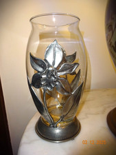Beau vase verre et étain