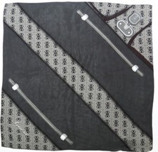 Authentique  Foulard  " Guess