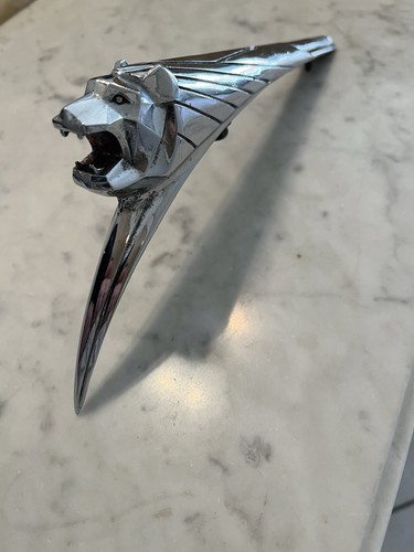 Ancienne mascotte insigne - ancienne, de