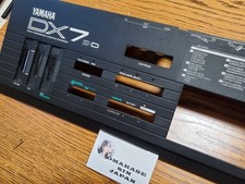 Partie carrosserie façade châssis principal d'origine YAMAHA DX7II-D bon état...