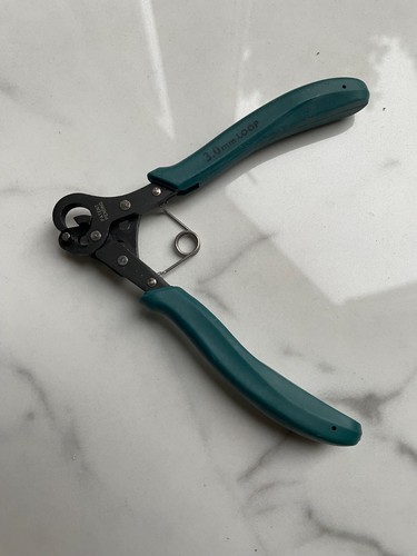 Pince bijoux pour oeillets - pince,