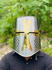 Casque chevalier croisé