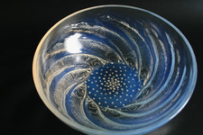 ANCIEN BOL EN VERRE OPALESCENT RENE LALIQUE POISSONS - CIRCA 1921