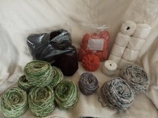 Lot de 29 Pelotes Fantaisies Neuves + 1kg200 de Pelotes au poids en parfait état