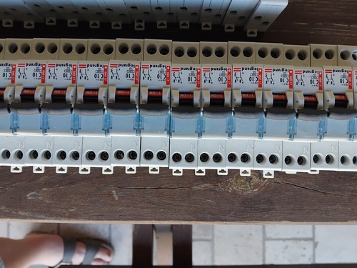 Disjoncteur modulaire 10a - disjoncteur,