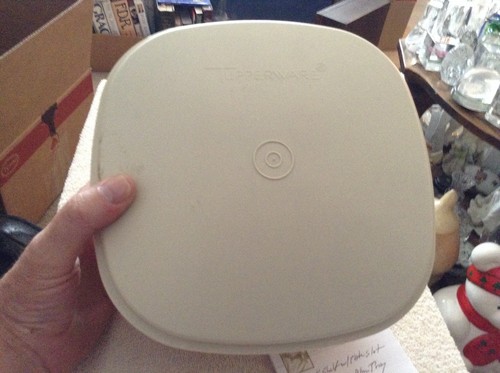 Vintage tupperware square - 9",