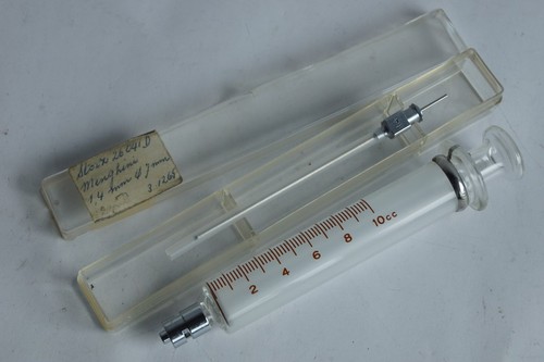 Ancienne seringue médicale