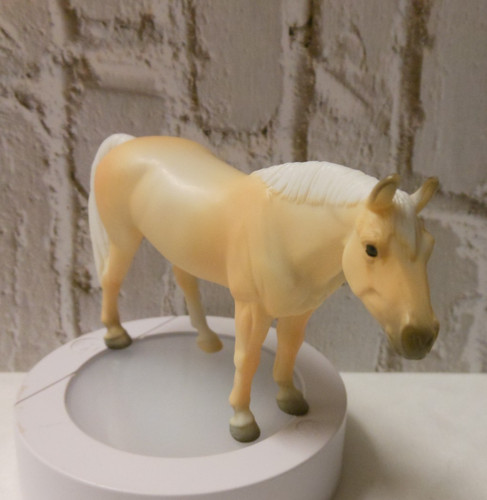Breyer horse 5548 - 5548, quarter