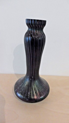Vase type loetz irrise - ,