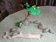 Faune Playmobil - Famille de dix ratons-laveurs, adultes, jeunes, troncs, arbre