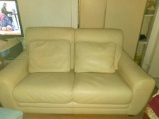 Canape fixe cuir veritable 2 places beige occasion peu servi confortable coussin