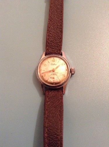 Rare montre mécanique femme