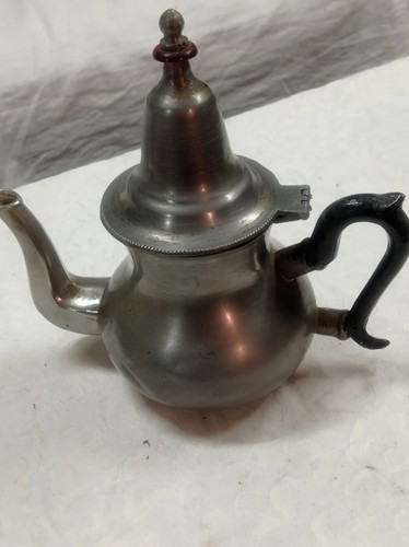 Ancienne cafetière orientale