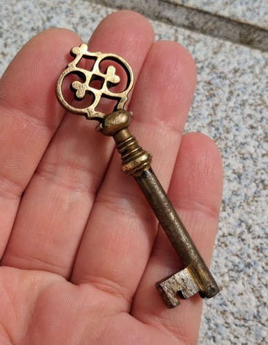 Clé ancienne old key - 1,