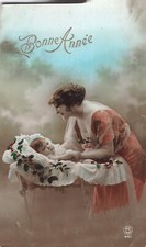 CP BONNE ANNEE MAMAN PENCHEE SUR BEBE DANS BERCEAU DENTELLE - 28927