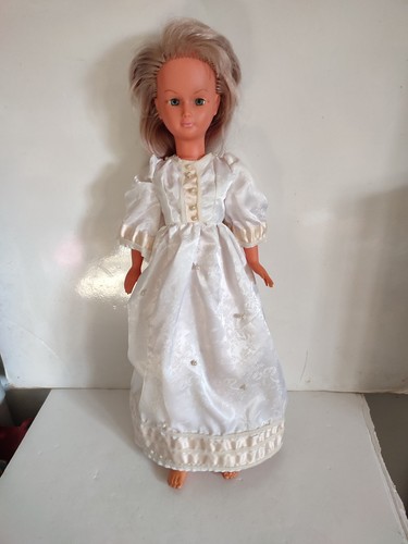 Poupee dolly gege - poupee,
