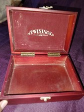Ancienne Boîte À Thé Twinings  En Bois Rouge