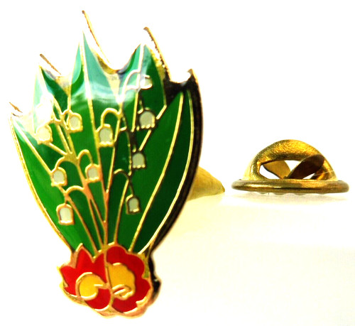 Pin pins epinglette muguet - pin's,