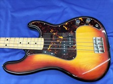 Guitare basse électrique