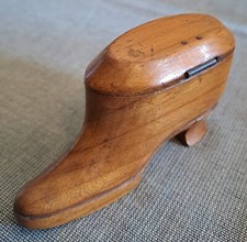 Ancienne TABATIERE A PRISER  Art Populaire Bois fruitier Chaussure BOTTINE