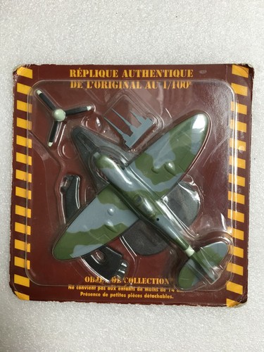 Avion militaire avec socle - militaire,