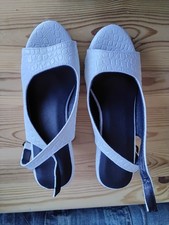 SANDALES A TALONS COMPENSES