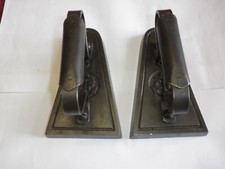 2 ANCIENS FERS A REPASSER