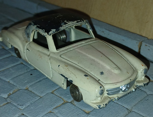 Dinky toys meccano mercedes - dinky,
