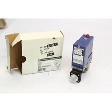Telemecanique 071240 XML A500D2C11 Pressostat (B153)