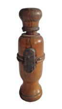 Bouchonneuse en bois ancienne