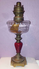 LAMPE A PETROLE BRONZE PIED ROUGE  CRISTAL TAILLÉ