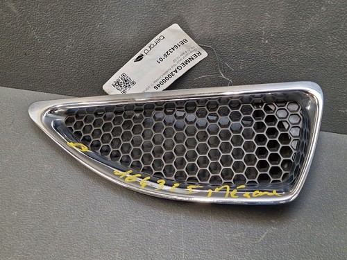 Grille capot droit nid