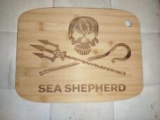 planche a découper gravé bamboo motif sea shepherd neuf