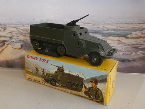 822 dinky toys half - half, m3