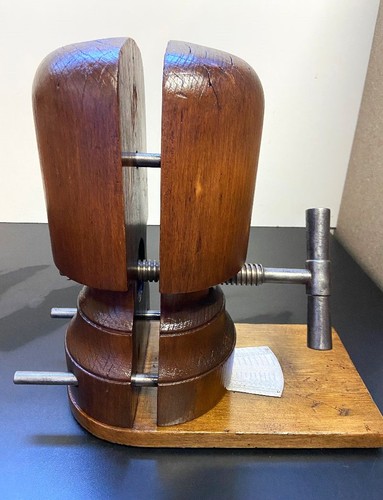 Ancien moule forme écarteur - forme,
