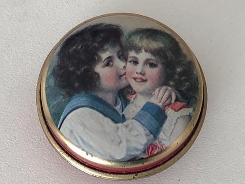 Ancienne petite boîte ronde
