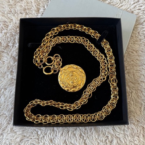 Collier chaîne pendentif