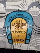 plaque concours hippique Saut D Obstacle  1984 Matière  Plastique