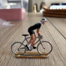 STARLUX /  LE MONDE CIVIL  / LES COURSES CYCLISTES   :  COUREUR CYCLISTE