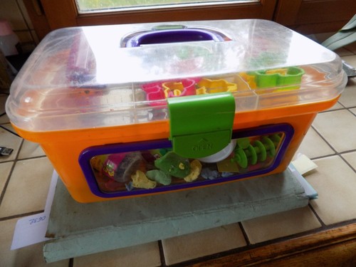 Boite accessoire pour - , pate