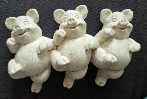 Statuette les petits cochons - les,