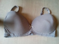 Soutien gorge gris à pois blancs à armature rembourré "LA HALLE"  95D.